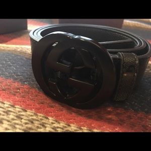 Black Gucci belt